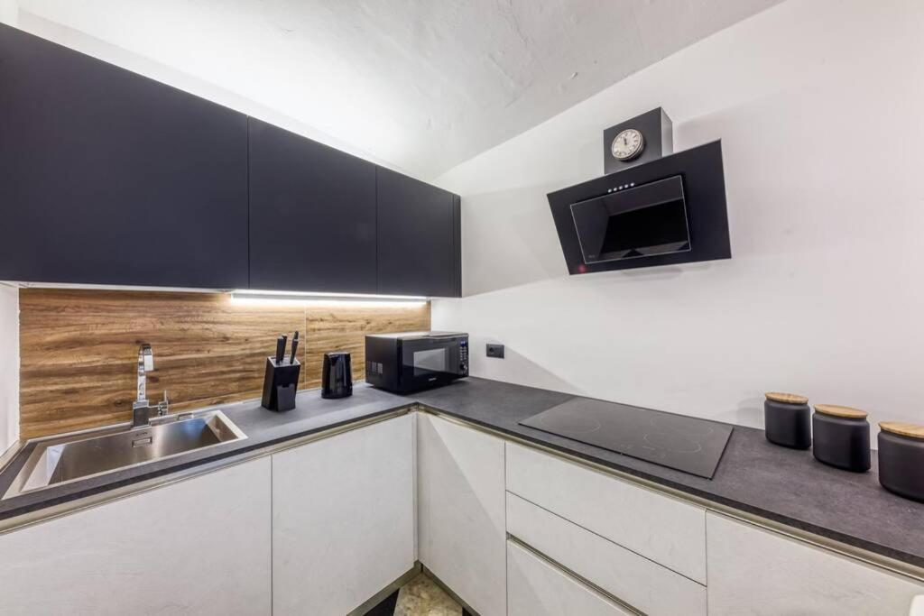 Apartment Elegante Pied A' Terre Nel Centro Di Genua